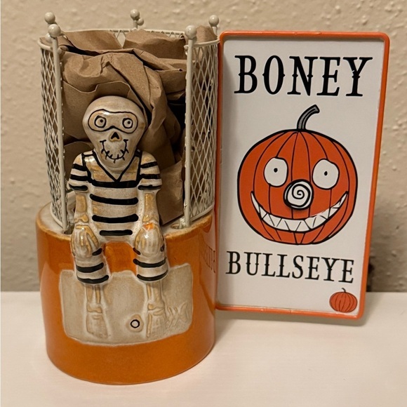 Boney Bunch Dunk Tank by Yankee Candle 2021 Series - Picture 9 of 10
